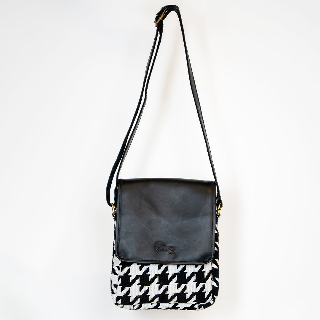 Savira: HoundsTooth Sling Bag